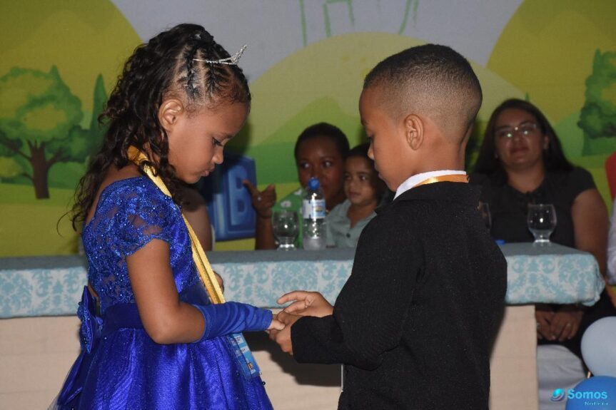 Escola Tia Malena realiza 'Formatura do ABC' em Regeneração