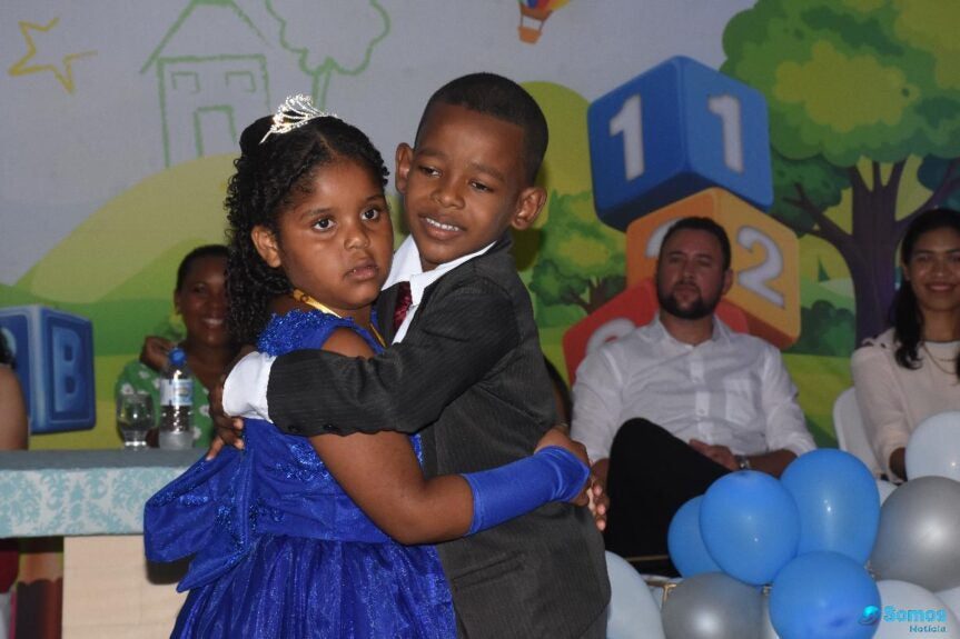 Escola Tia Malena realiza 'Formatura do ABC' em Regeneração