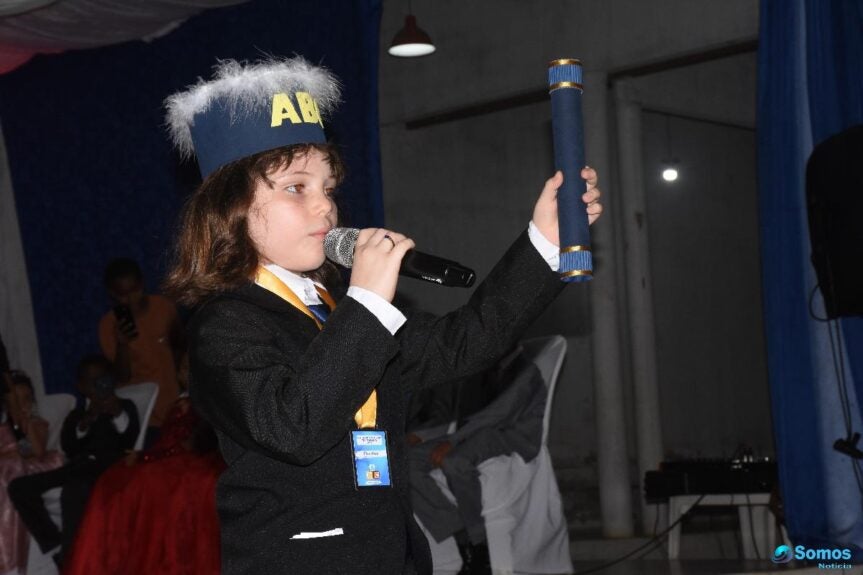 Escola Tia Malena realiza 'Formatura do ABC' em Regeneração