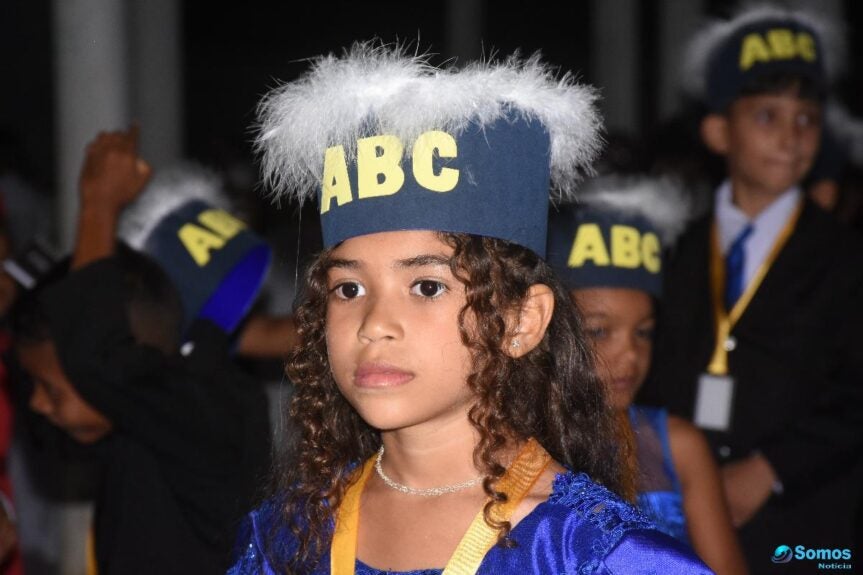Escola Tia Malena realiza 'Formatura do ABC' em Regeneração