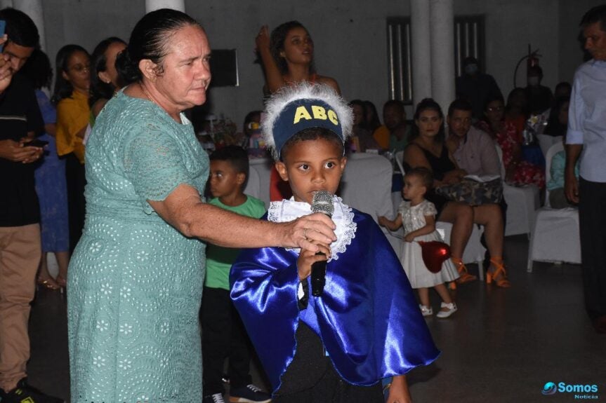 Escola Tia Malena realiza 'Formatura do ABC' em Regeneração