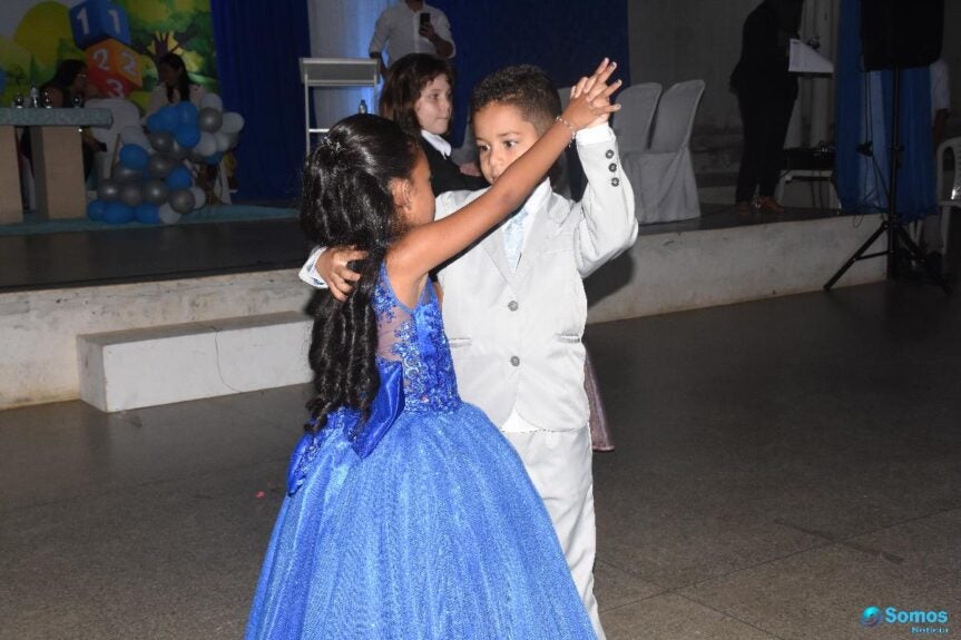 Escola Tia Malena realiza 'Formatura do ABC' em Regeneração
