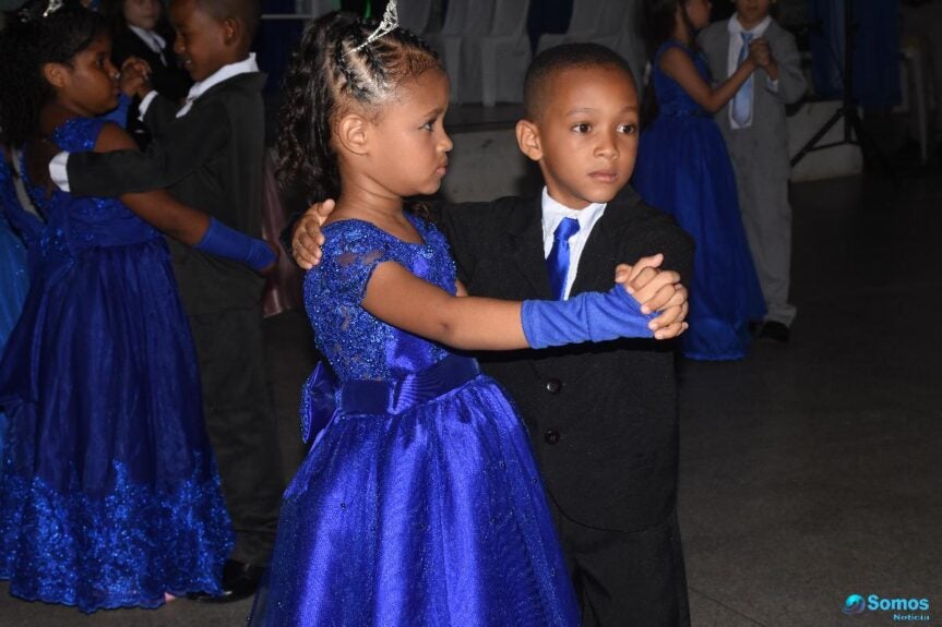 Escola Tia Malena realiza 'Formatura do ABC' em Regeneração