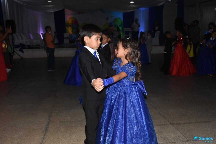 Escola Tia Malena realiza 'Formatura do ABC' em Regeneração