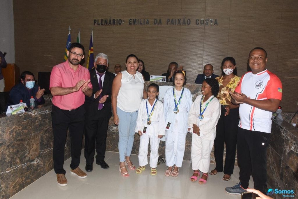 Após medalhas de ouro para Amarante, alunas do projeto Superação recebem homenagem na Câmara de Vereadores