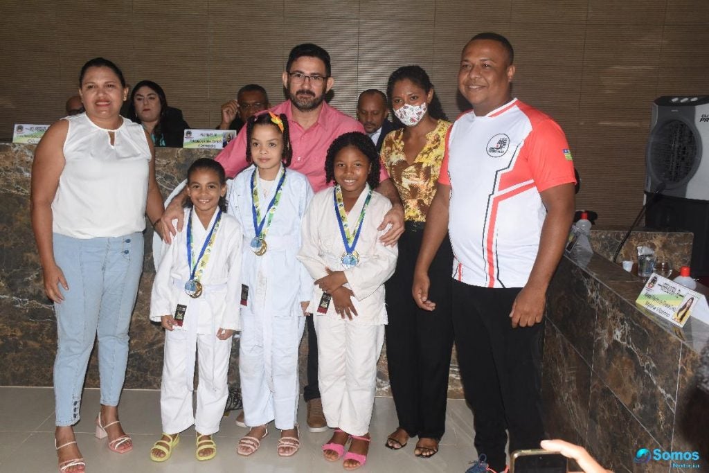 Após medalhas de ouro para Amarante, alunas do projeto Superação recebem homenagem na Câmara de Vereadores