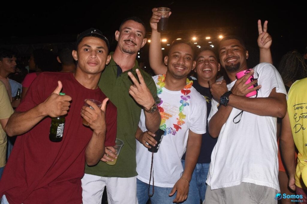 Bell Marques faz grande show no maior Zé Pereira de Amarante