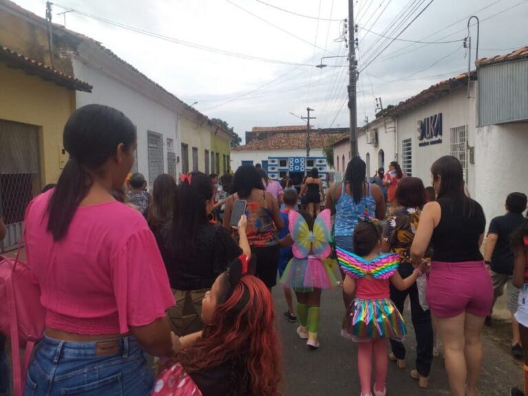 Em Amarante, pequenos foliões fazem a animação no Carnaval do Grupo Pitágoras