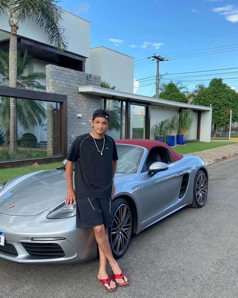 A carreira profissional de Kennedy Louzada