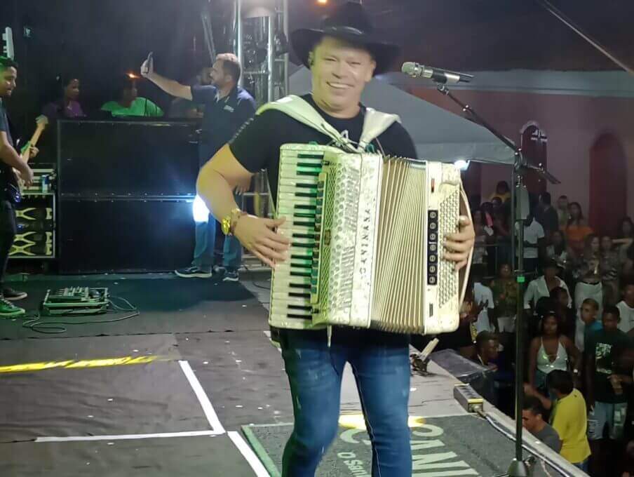 Cantora Eliane, a rainha do forró, e outras atrações fazem grande show durante o Festeja Amarante