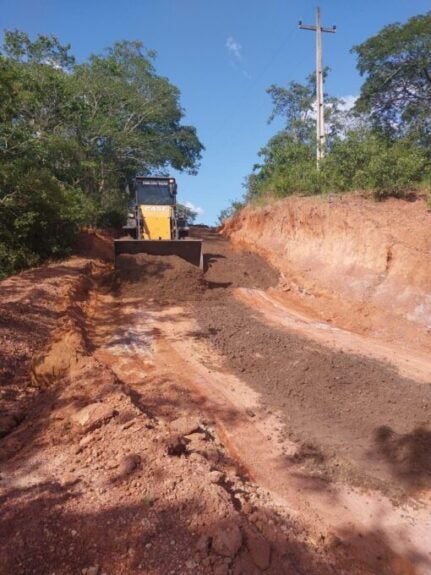 Infraestrutura recupera estradas vicinais para garantir acesso de ônibus escolares em São Francisco do MA