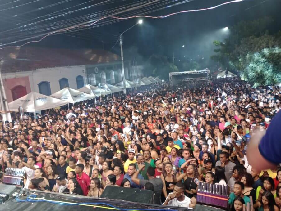 Cantora Eliane, a rainha do forró, e outras atrações fazem grande show durante o Festeja Amarante