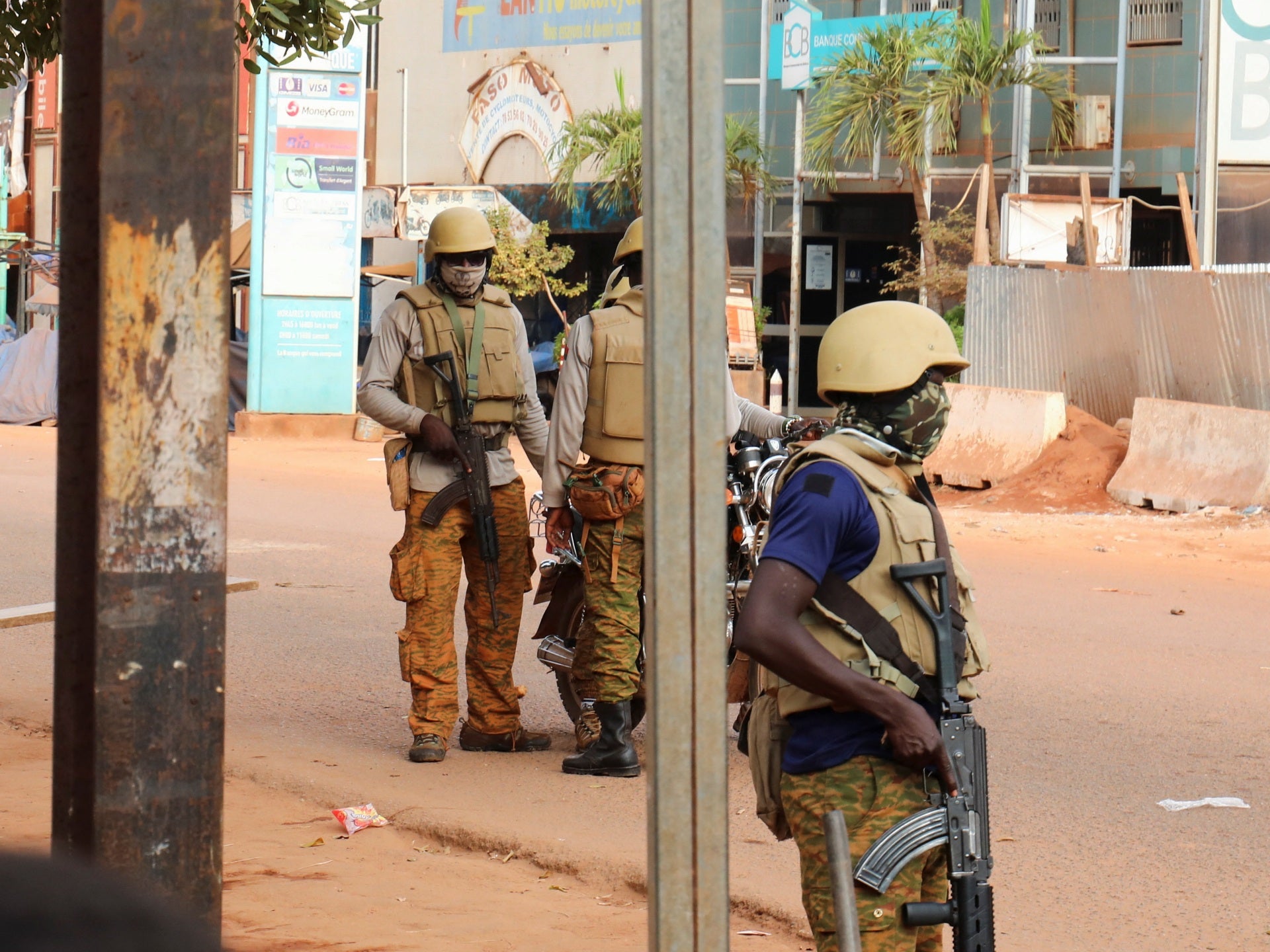 Ataque a posto militar de Burkina Faso mata pelo menos 33 soldados