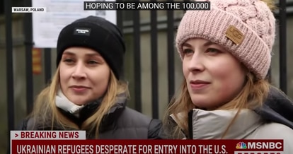 Corte de um vídeo do YouTube mostrando dois refugiados ucranianos buscando asilo nos Estados Unidos.