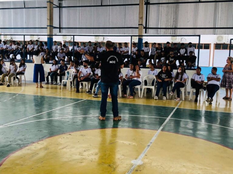 POLÍCIA CIVIL MINISTRA PALESTRA PREVENTIVA PARA COMUNIDADE ESCOLAR DA CAPITAL MARANHENSE