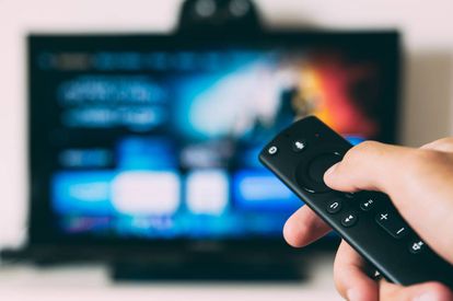 Controle remoto com Alexa do Amazon Fire TV Stick.