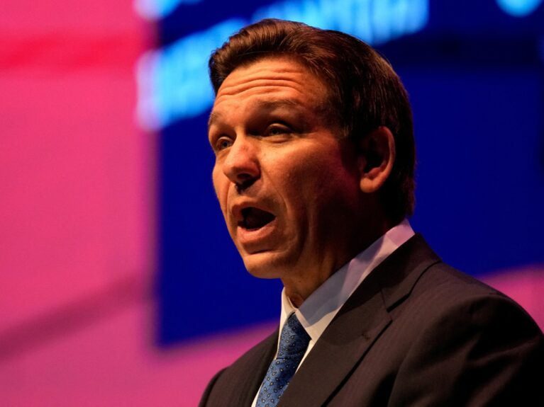 Eleições nos EUA em 2024: quem é o candidato republicano Ron DeSantis?