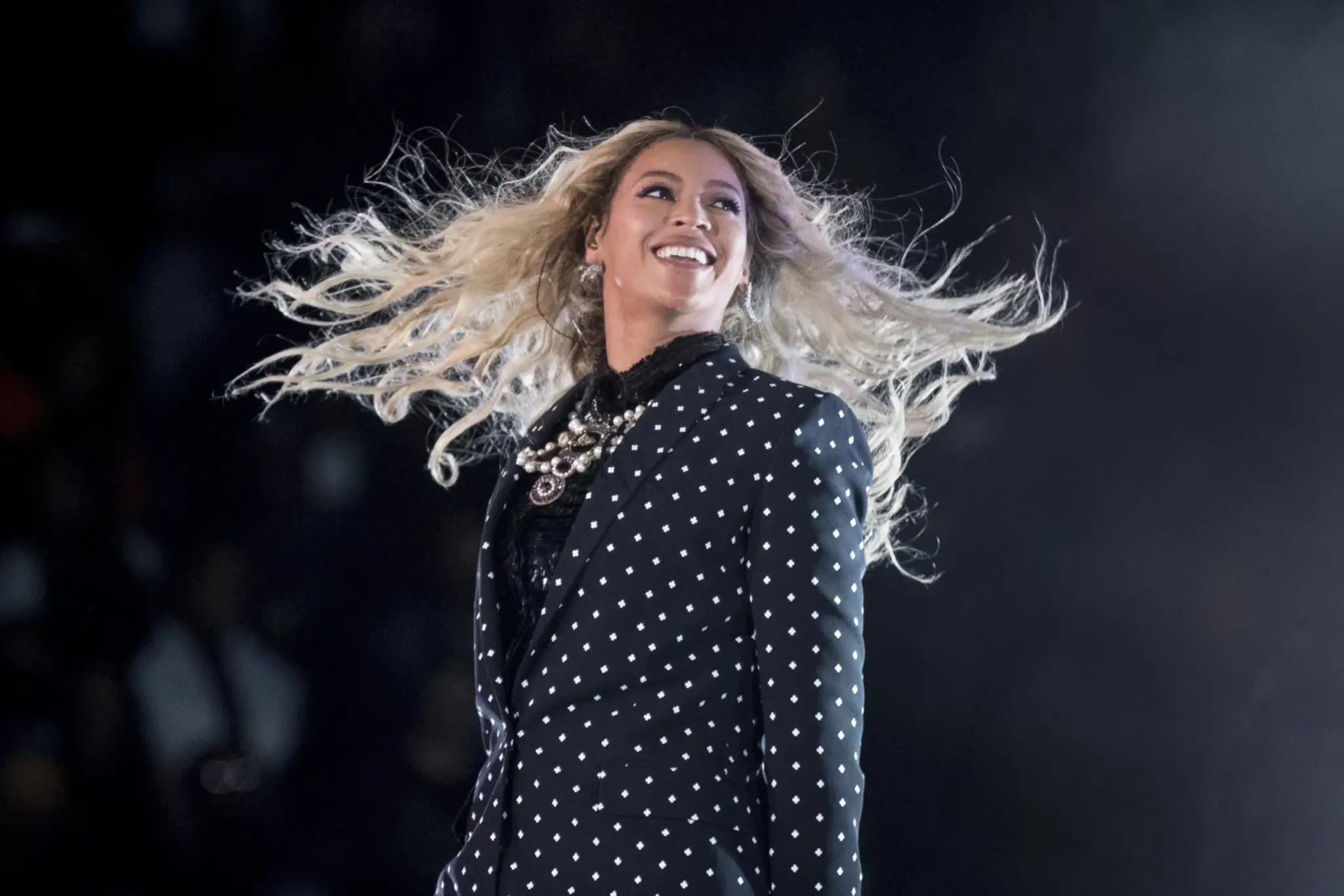 Beyoncé deslumbra fãs em show de abertura da turnê mundial 'Renaissance'