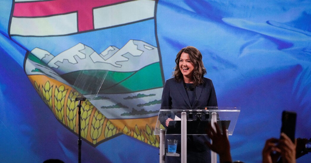 Depois de uma virada dura para a direita, os conservadores de Alberta mantêm o poder