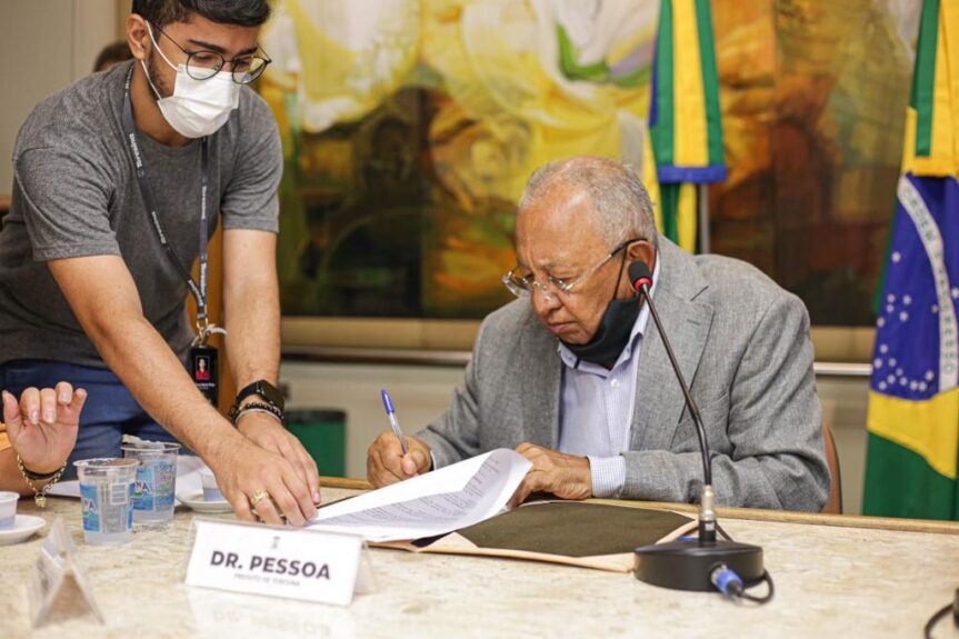 Dr. Pessoa vai se reunir com engenheiros e arquitetos para discutir Plano de Cargos e Salários