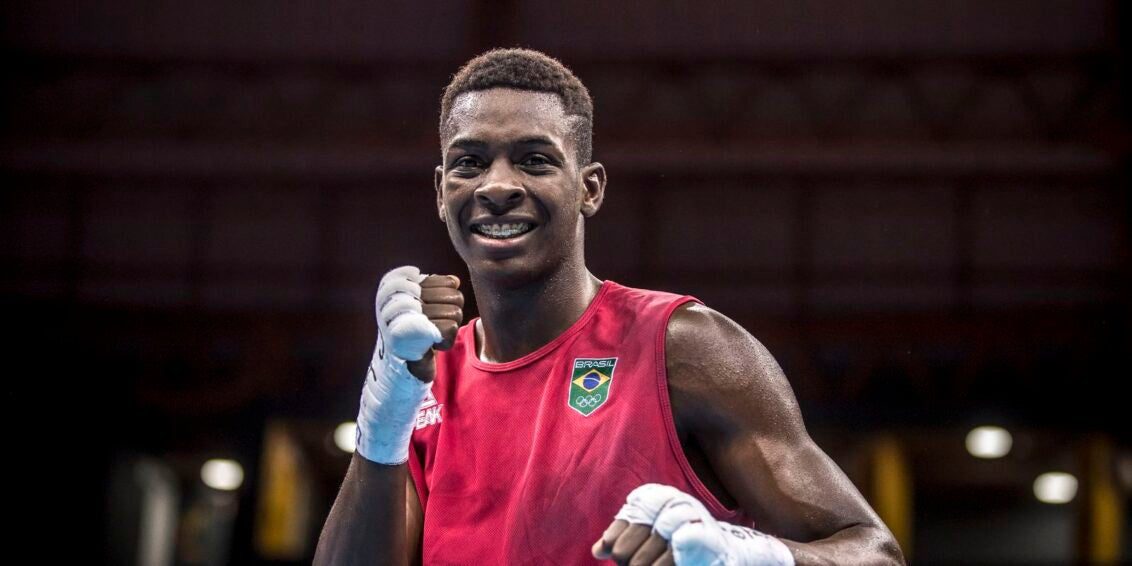 Keno Marley e Luiz Oliveira vencem e vão às oitavas no Mundial de boxe