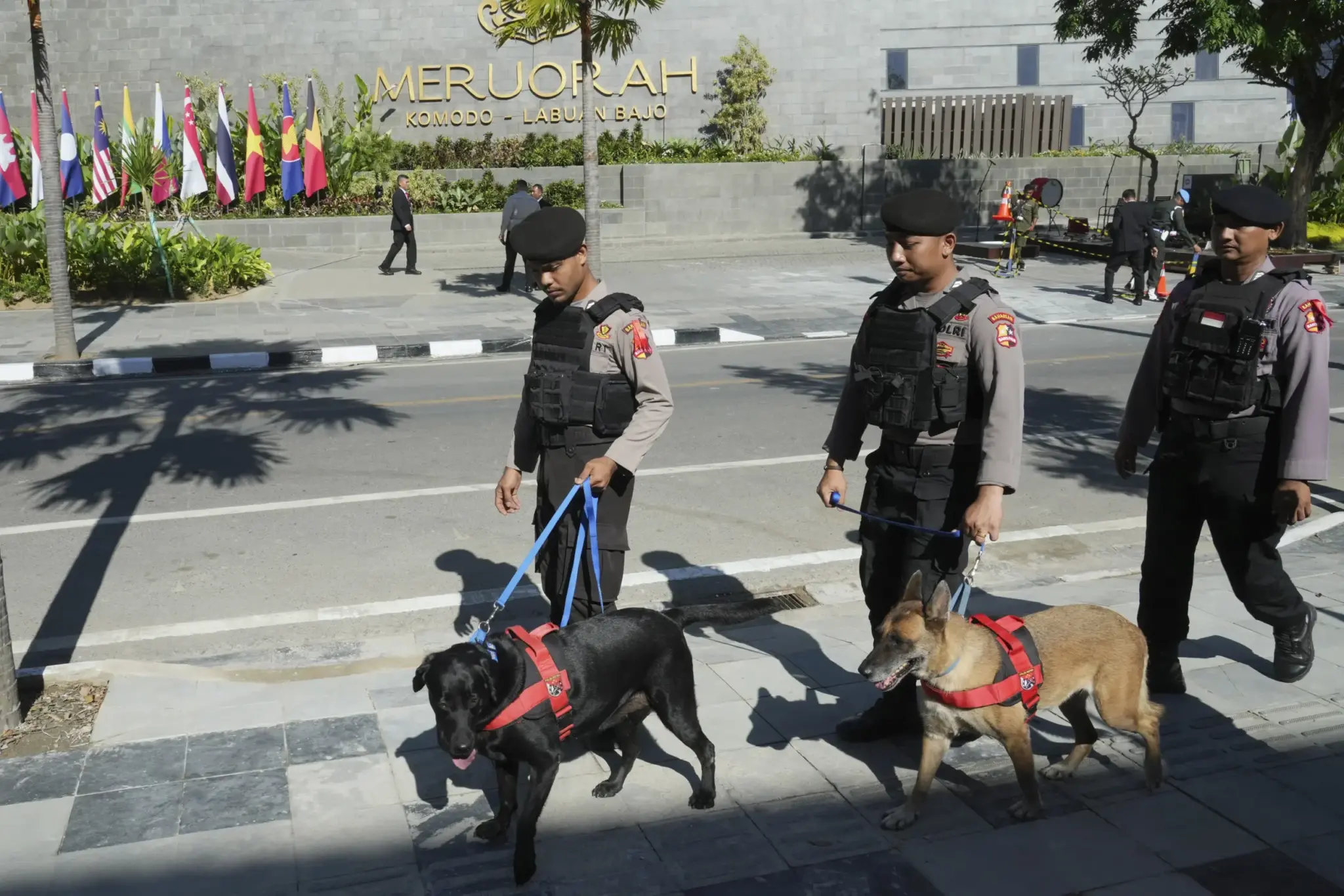 Líderes da ASEAN enfrentarão crises regionais em resort tropical