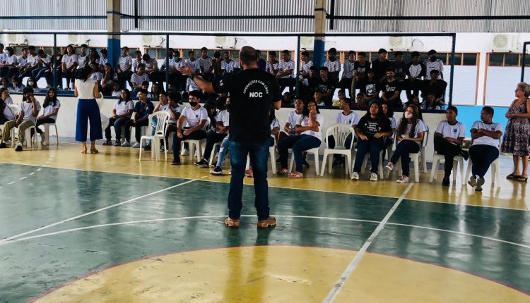 POLÍCIA CIVIL MINISTRA PALESTRA PREVENTIVA PARA COMUNIDADE ESCOLAR DA CAPITAL MARANHENSE