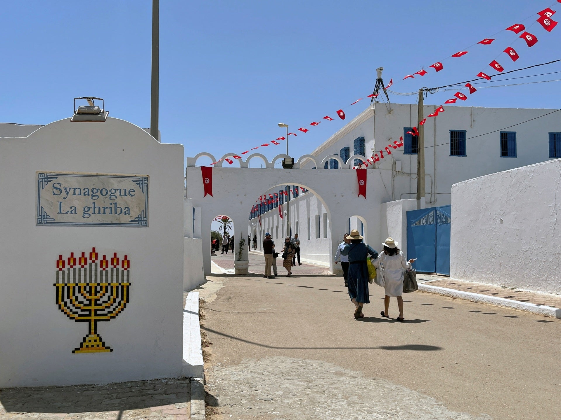 Quatro mortos após ataque perto de sinagoga na ilha de Djerba, na Tunísia