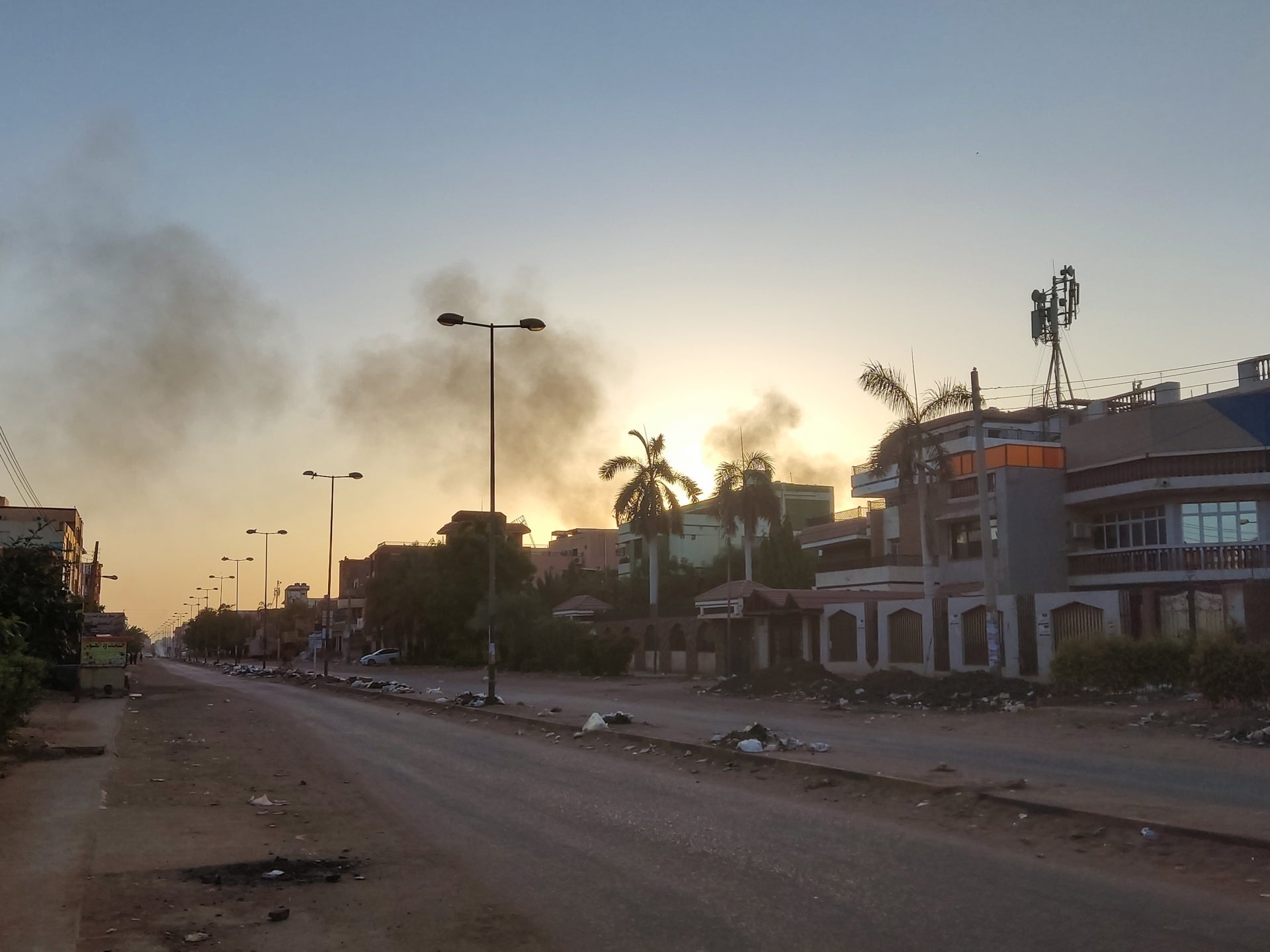 Residentes do Sudão descrevem incursões e despejos por soldados da RSF