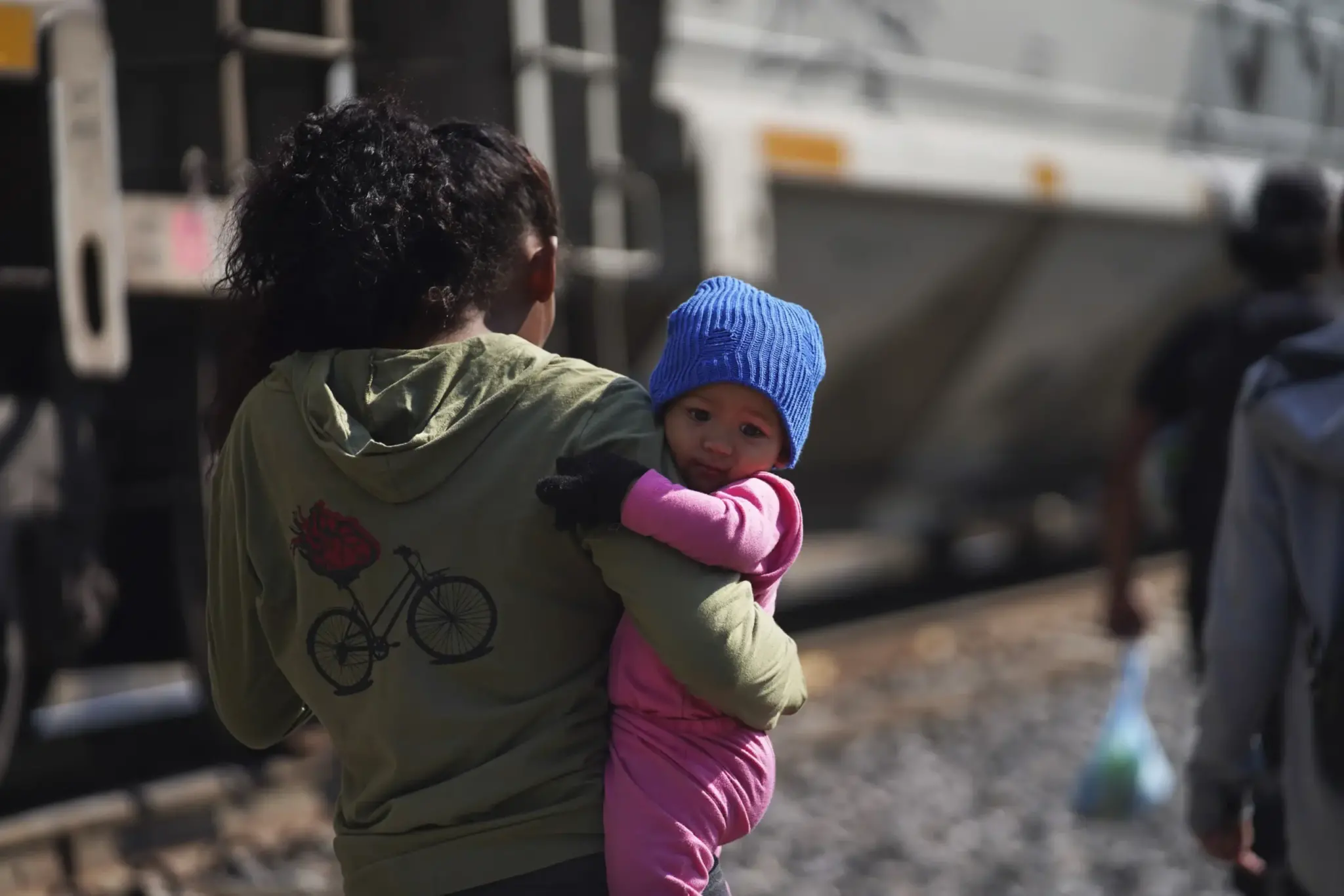 'Tudo o que queremos é estar seguros': migrantes avançam para o norte após o final do Título 42