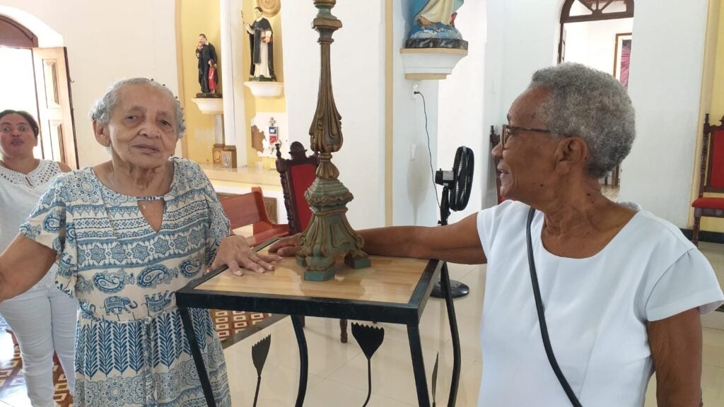 O envio das bandeiras aconteceu durante a missa desse domingo, que contou com a presença das comunidades eclesiais da paróquia.