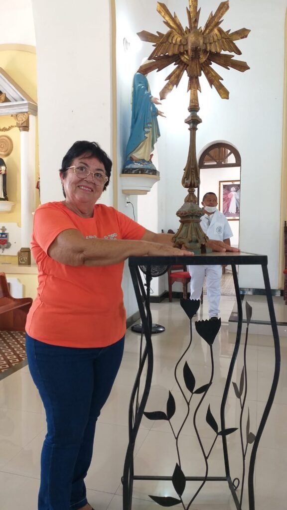 O envio das bandeiras aconteceu durante a missa desse domingo, que contou com a presença das comunidades eclesiais da paróquia.