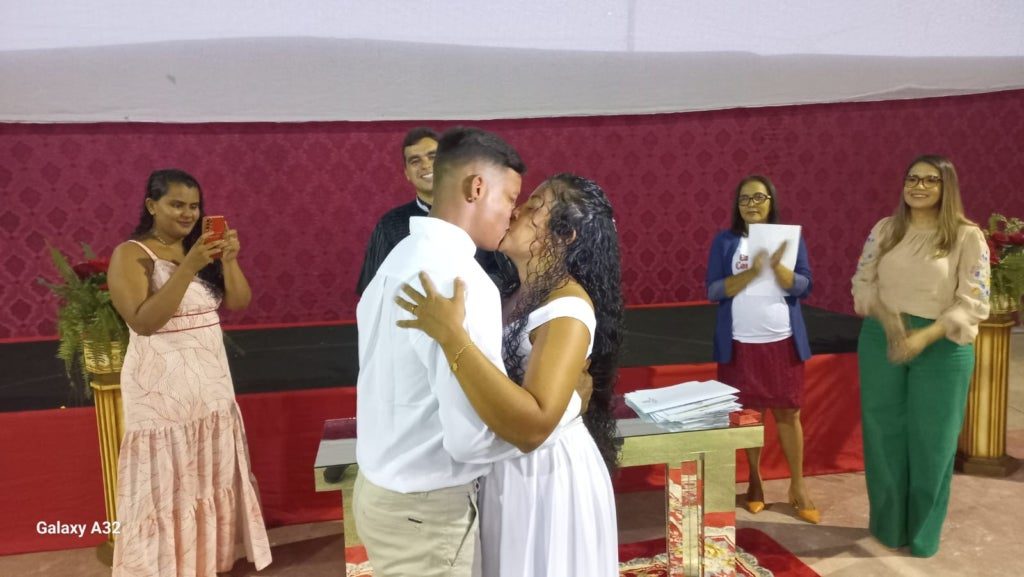 Amor em festa: 20 casais oficializam união em casamento comunitário em São Francisco do Maranhão