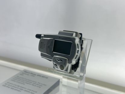O modelo de relógio Samsung SPH-WP10, lançado em 1999.