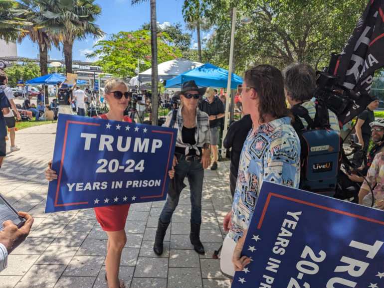 Chrissy, uma manifestante anti-Trump