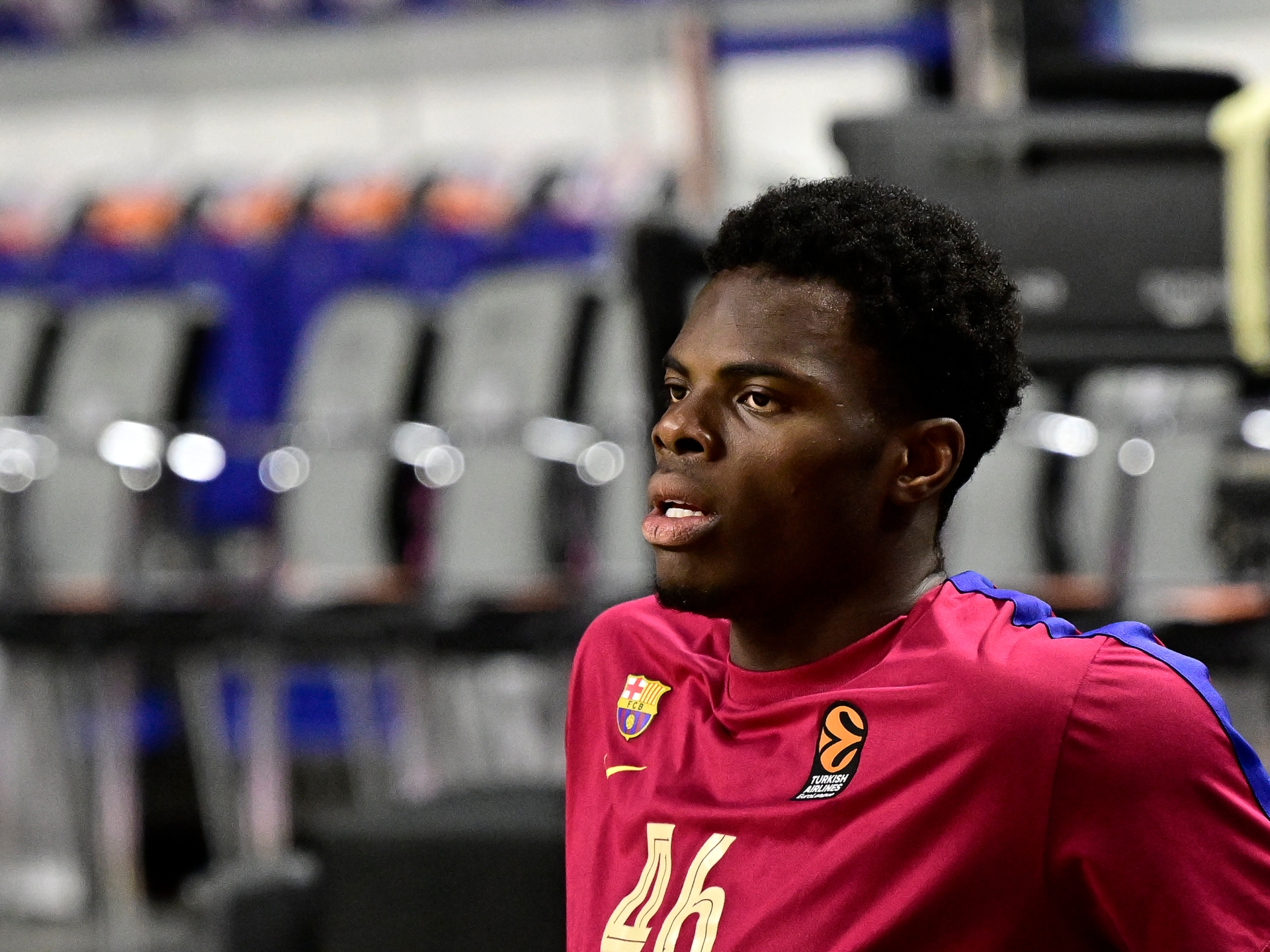 Time de basquete do Barcelona condena abuso racista de jogador nigeriano