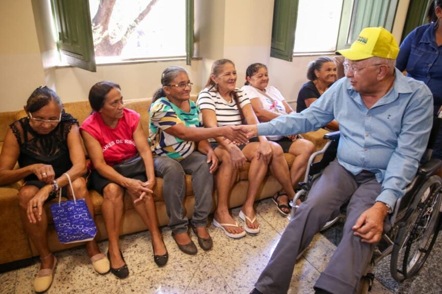 Prefeito Dr. Pessoa se reúne com moradores da zona Sul para ouvir reivindicações