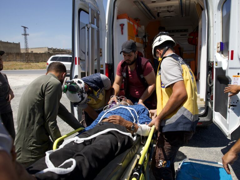 Pelo menos nove mortos em ataques aéreos russos em Idlib, na Síria