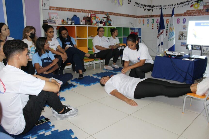 CMEI Thereza Christina recebe ação de treinamento de primeiros socorros