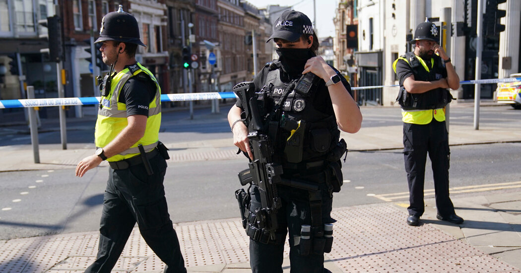 3 Mortos e 3 Feridos nos Ataques de Nottingham;  Homem é detido pela polícia do Reino Unido