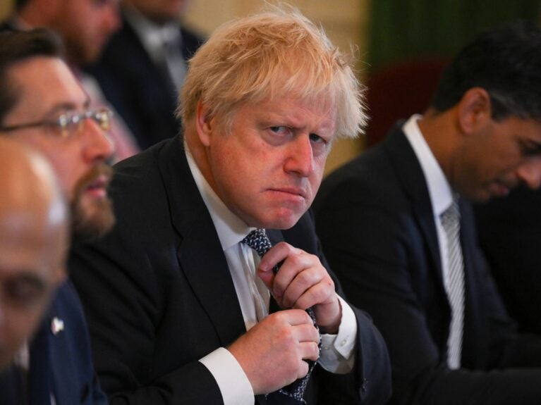 Boris Johnson enganou o Parlamento, dizem parlamentares do Reino Unido