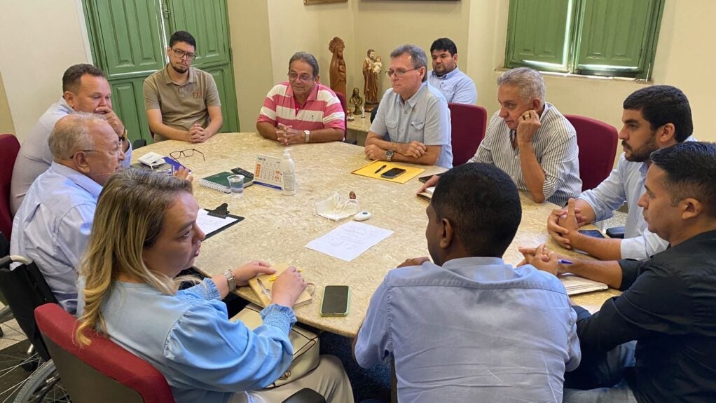 Dr. Pessoa autoriza retorno da obra de construção do calçadão da Noé Mendes