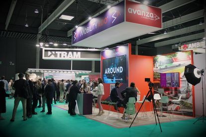 Mais de 400 expositores se reuniram no UITP Summit. Cerca de 300 especialistas participaram em 85 sessões centradas na análise do presente e do futuro da mobilidade, claramente orientadas para a descarbonização.