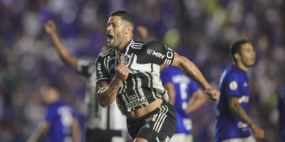 Hulk marca de falta e Atlético-MG vence clássico com Cruzeiro