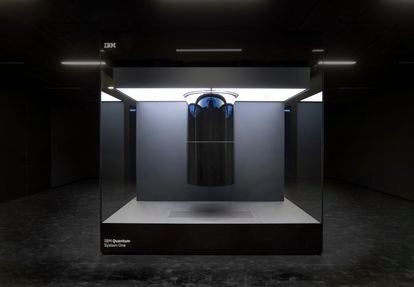 IBM Quantum System One instalado no instituto de pesquisa Fraunhofer-Gesellschaft na Alemanha.