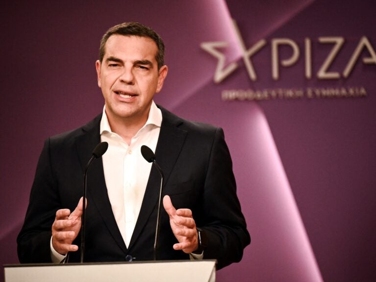 Líder esquerdista grego Alexis Tsipras renuncia à liderança do partido Syriza