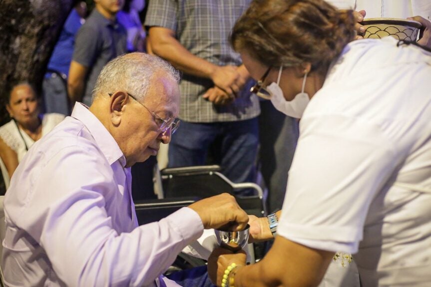 Prefeito de Teresina participa da Santa Missa em celebração ao Dia de Corpus Christi