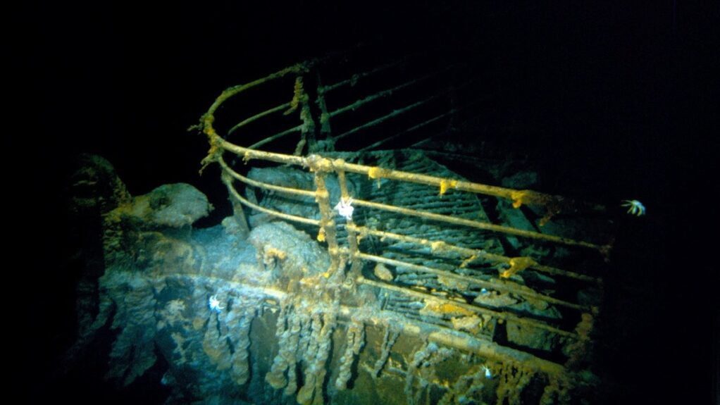 Submarino desaparecido do Titanic provavelmente implodiu em 'perda catastrófica'