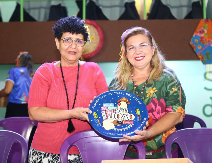 Secretária da SAF, Rejane Tavares, e prefeita de São João do Arraial, Vilma Lima (Foto: Geirlys Silva)