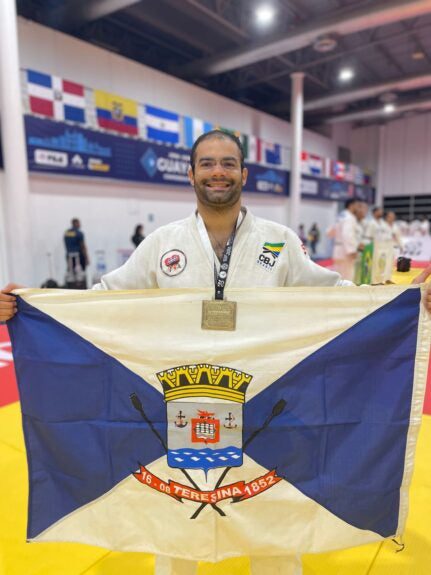 Judoca conquista bicampeonato com apoio da Semel